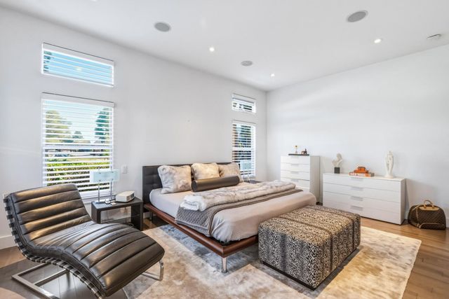 810 Lakeshore Drive, Redwood City, CA 94065