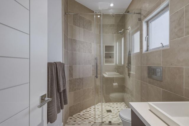 810 Lakeshore Drive, Redwood City, CA 94065
