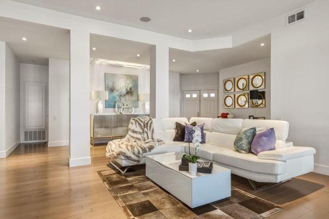 810 Lakeshore Drive, Redwood City, CA 94065