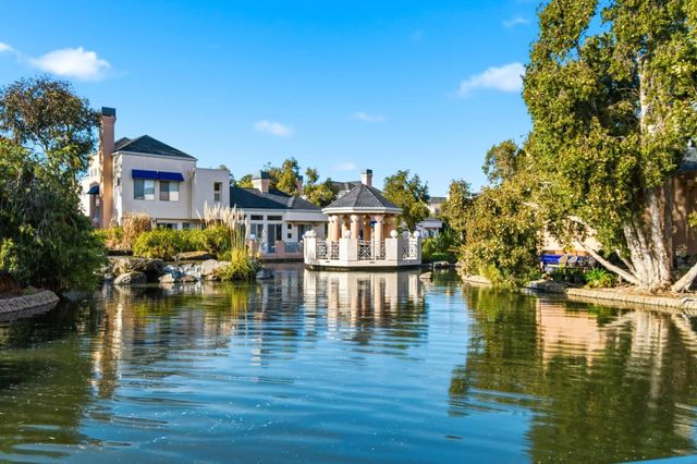 810 Lakeshore Drive, Redwood City, CA 94065