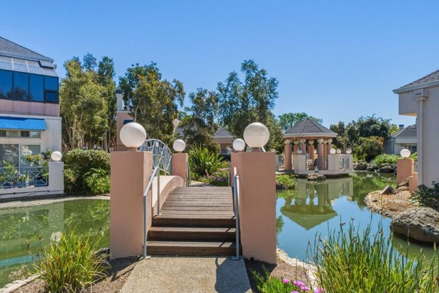 810 Lakeshore Drive, Redwood City, CA 94065