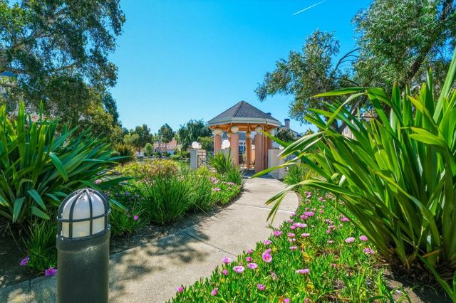 810 Lakeshore Drive, Redwood City, CA 94065