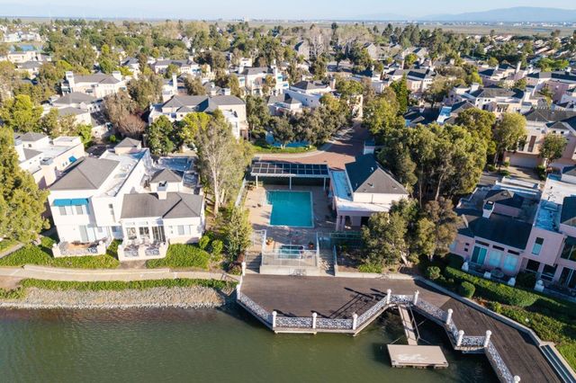 810 Lakeshore Drive, Redwood City, CA 94065