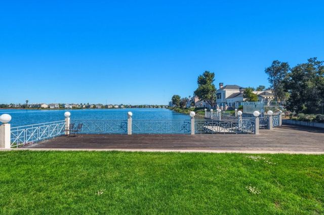 810 Lakeshore Drive, Redwood City, CA 94065