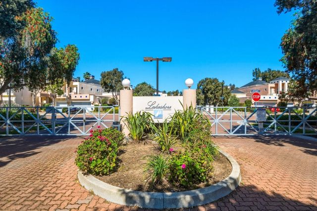 810 Lakeshore Drive, Redwood City, CA 94065