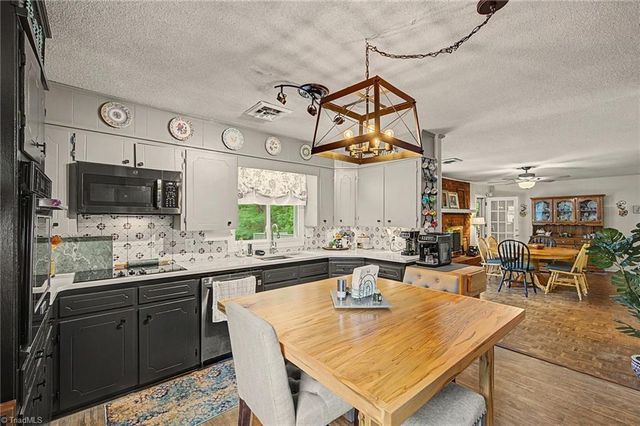 3861 Tangle Lane, Winston-salem, NC 27106