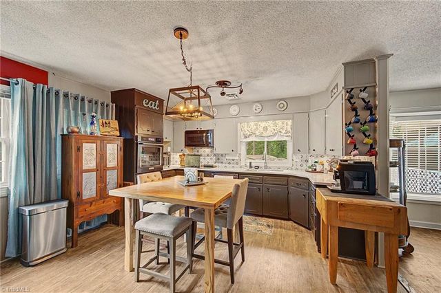3861 Tangle Lane, Winston-salem, NC 27106