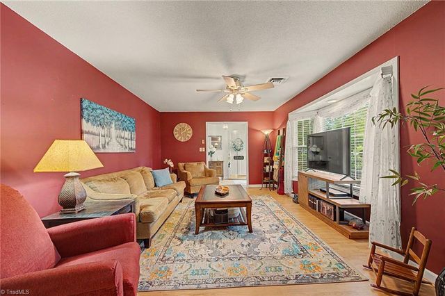 3861 Tangle Lane, Winston-salem, NC 27106