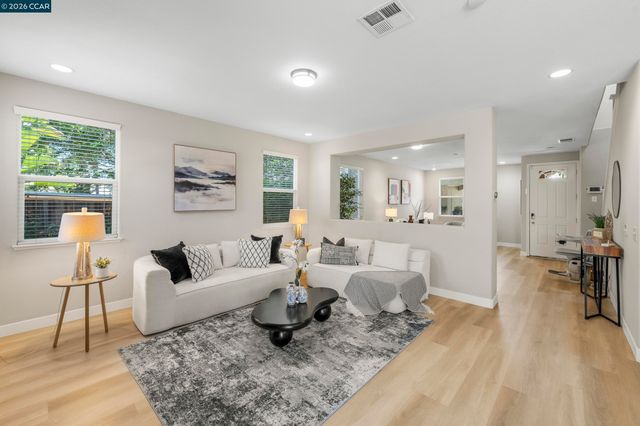 38 Keith Ct, Oakley, CA 94561