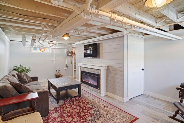 11 North Ave, Melrose, MA 02176