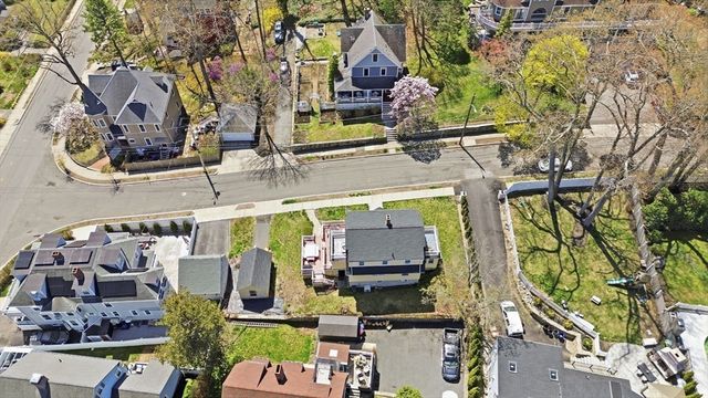 11 North Ave, Melrose, MA 02176