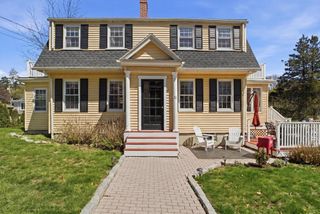 11 North Ave, Melrose, MA 02176