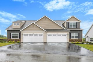 3302 Brianna Boulevard, North Greenbush, NY 12180