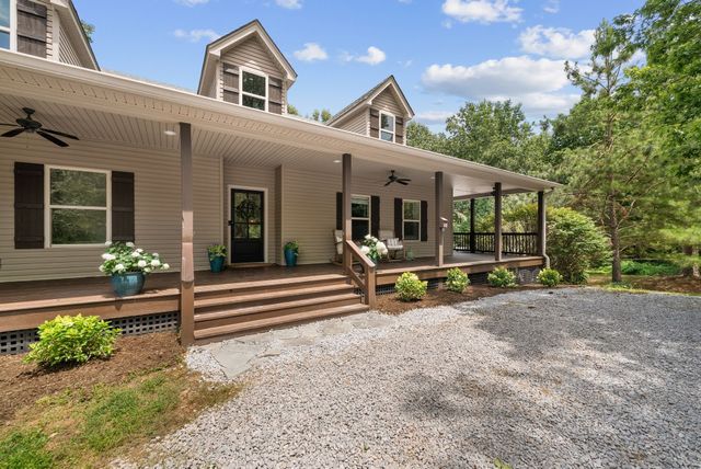 3352 R O Peach Road, Columbia, TN 38401