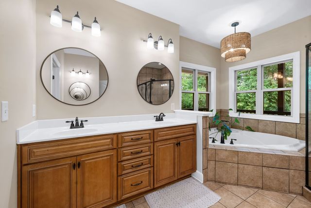 3352 R O Peach Road, Columbia, TN 38401