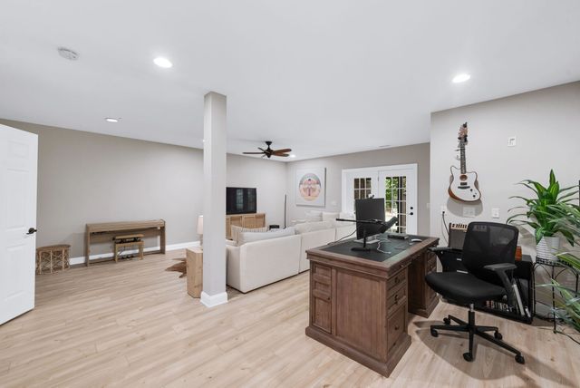 3352 R O Peach Road, Columbia, TN 38401