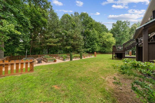 3352 R O Peach Road, Columbia, TN 38401