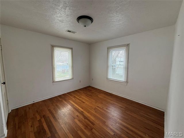 360 W 5th Street, Lebanon, MO 65536