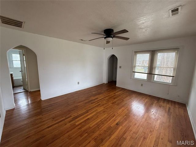 360 W 5th Street, Lebanon, MO 65536