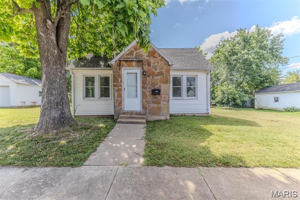 360 W 5th Street, Lebanon, MO 65536