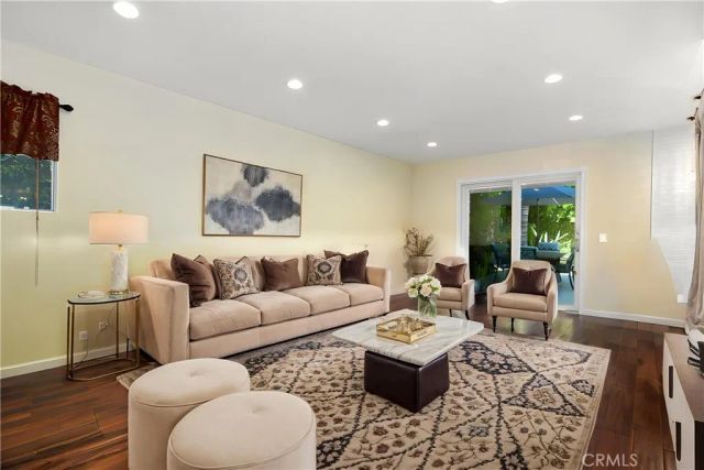 6347 Wynne Avenue, Tarzana, CA 91335