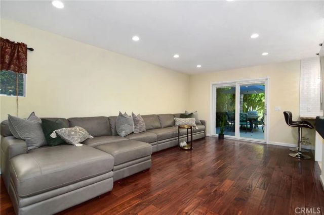 6347 Wynne Avenue, Tarzana, CA 91335