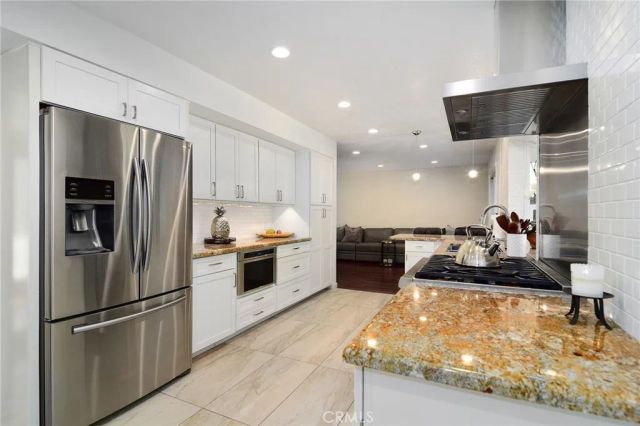 6347 Wynne Avenue, Tarzana, CA 91335