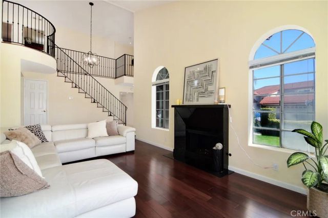 6347 Wynne Avenue, Tarzana, CA 91335
