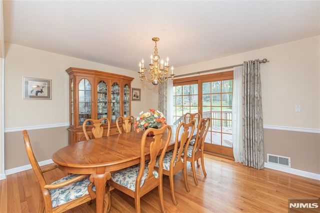4 Oak Ridge, North Caldwell, NJ 07006
