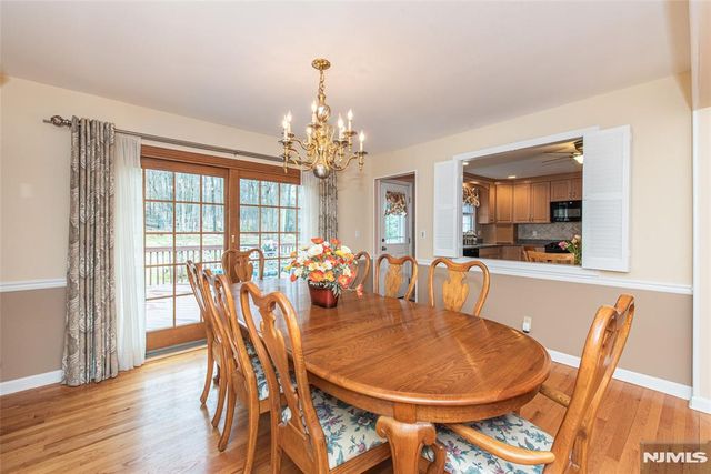 4 Oak Ridge, North Caldwell, NJ 07006