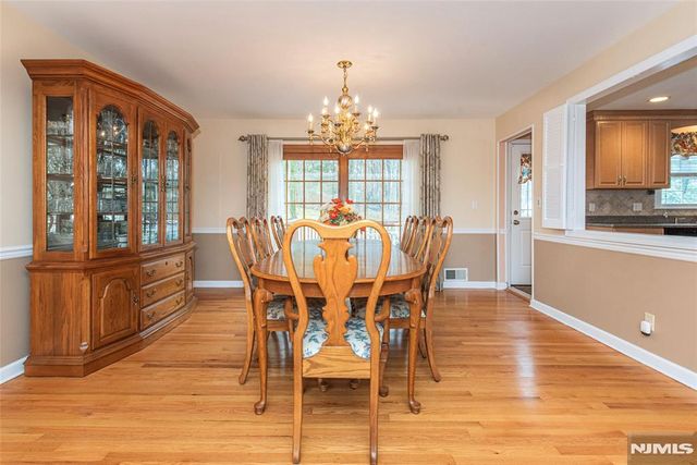 4 Oak Ridge, North Caldwell, NJ 07006