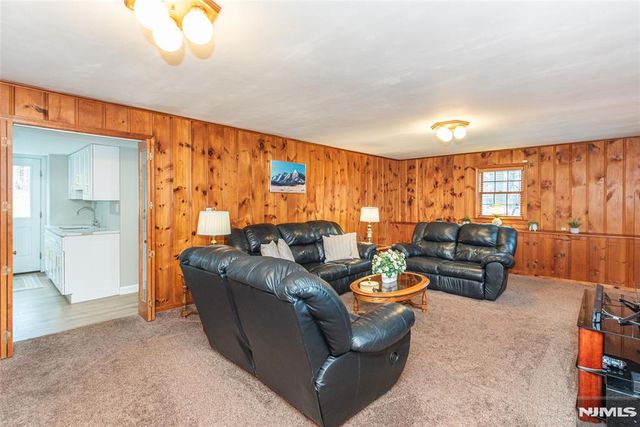 4 Oak Ridge, North Caldwell, NJ 07006