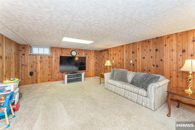 4 Oak Ridge, North Caldwell, NJ 07006
