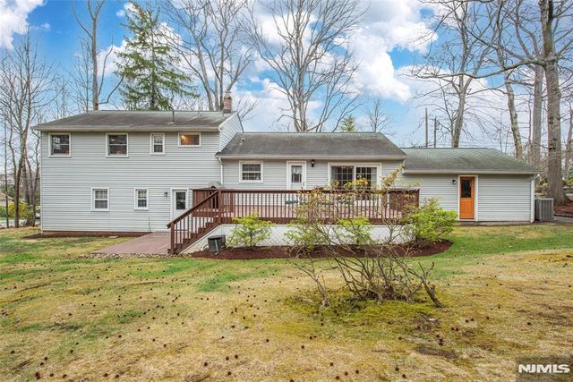 4 Oak Ridge, North Caldwell, NJ 07006
