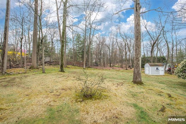 4 Oak Ridge, North Caldwell, NJ 07006