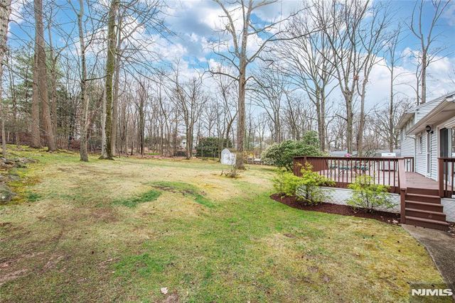 4 Oak Ridge, North Caldwell, NJ 07006