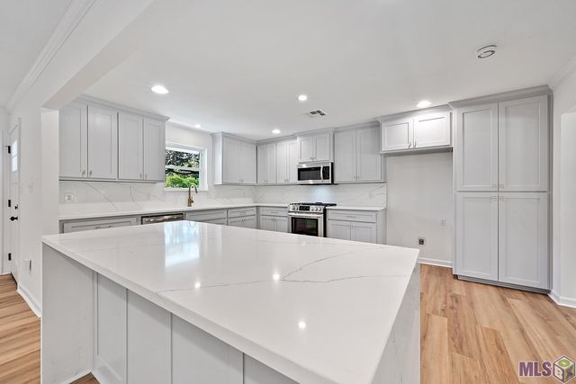 5163 Abelia Dr, Baton Rouge, LA 70808