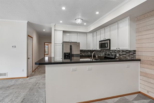 1655 34th Avenue SW 1, Altoona, IA 50009