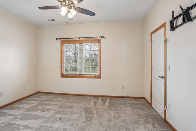 1655 34th Avenue SW 1, Altoona, IA 50009