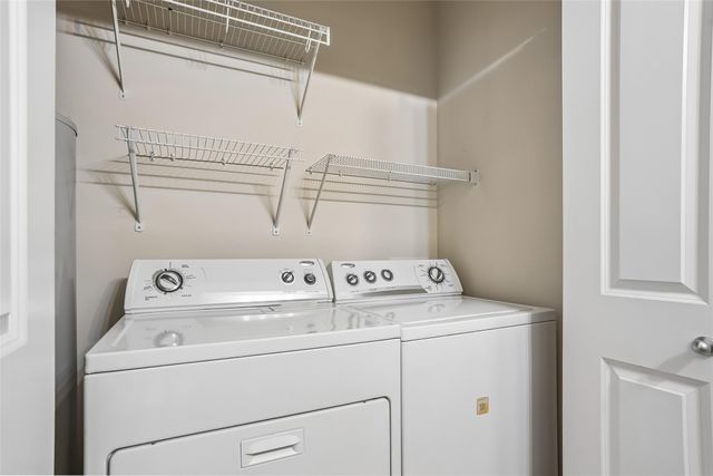 1655 34th Avenue SW 1, Altoona, IA 50009