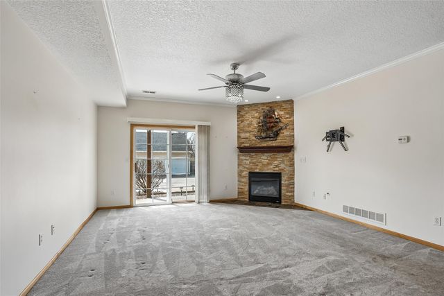 1655 34th Avenue SW 1, Altoona, IA 50009