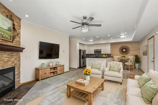 1655 34th Avenue SW 1, Altoona, IA 50009