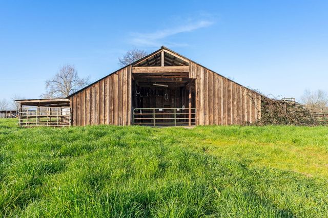 22809 Venzke Road, Cottonwood, CA 96022