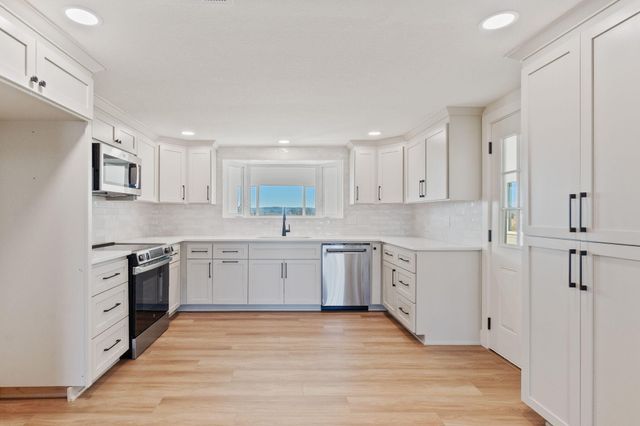 22809 Venzke Road, Cottonwood, CA 96022