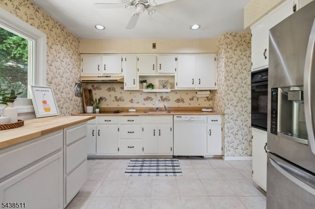 26 Valley View Dr, Rockaway Twp., NJ 07866