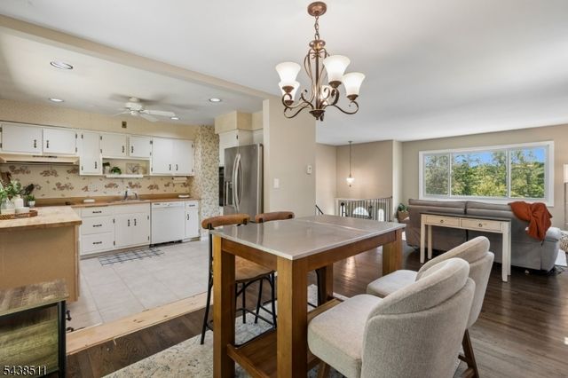 26 Valley View Dr, Rockaway Twp., NJ 07866