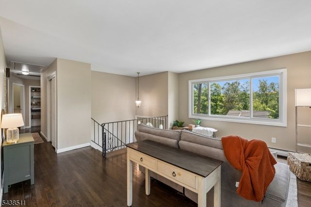 26 Valley View Dr, Rockaway Twp., NJ 07866