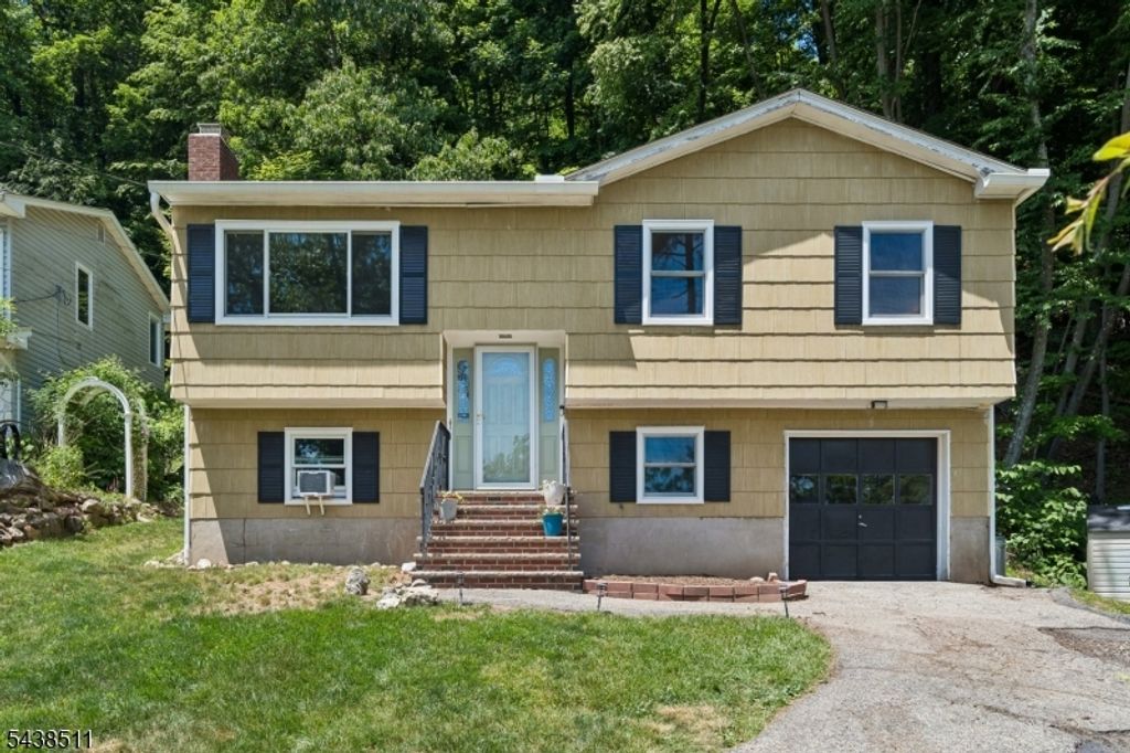 26 Valley View Dr, Rockaway Twp., NJ 07866