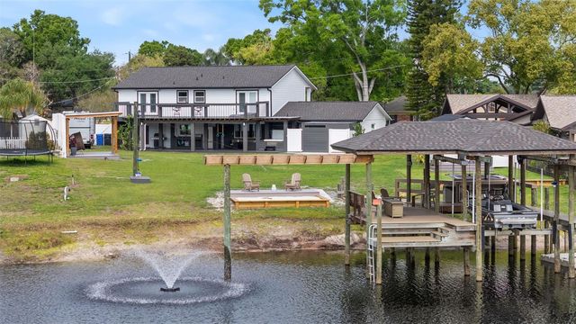 10525 HOMESTEAD DRIVE, Tampa, FL 33618