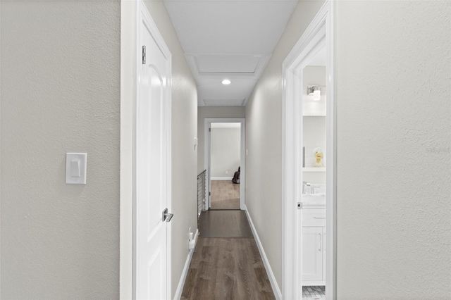 10525 HOMESTEAD DRIVE, Tampa, FL 33618